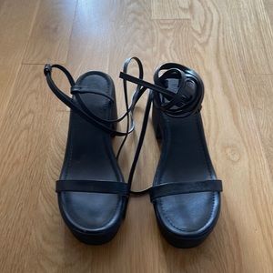 Black platform sandal